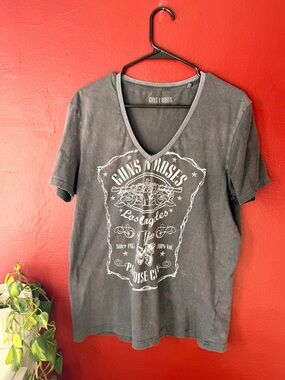 Vintage Guns N’ Roses "Paradise City" V-Neck Graphic Tee - Size L